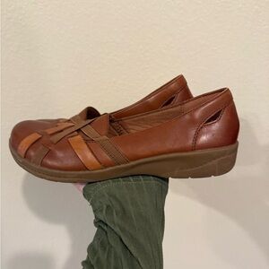 Clarks Brown and Tan Leather Loafers 8.5